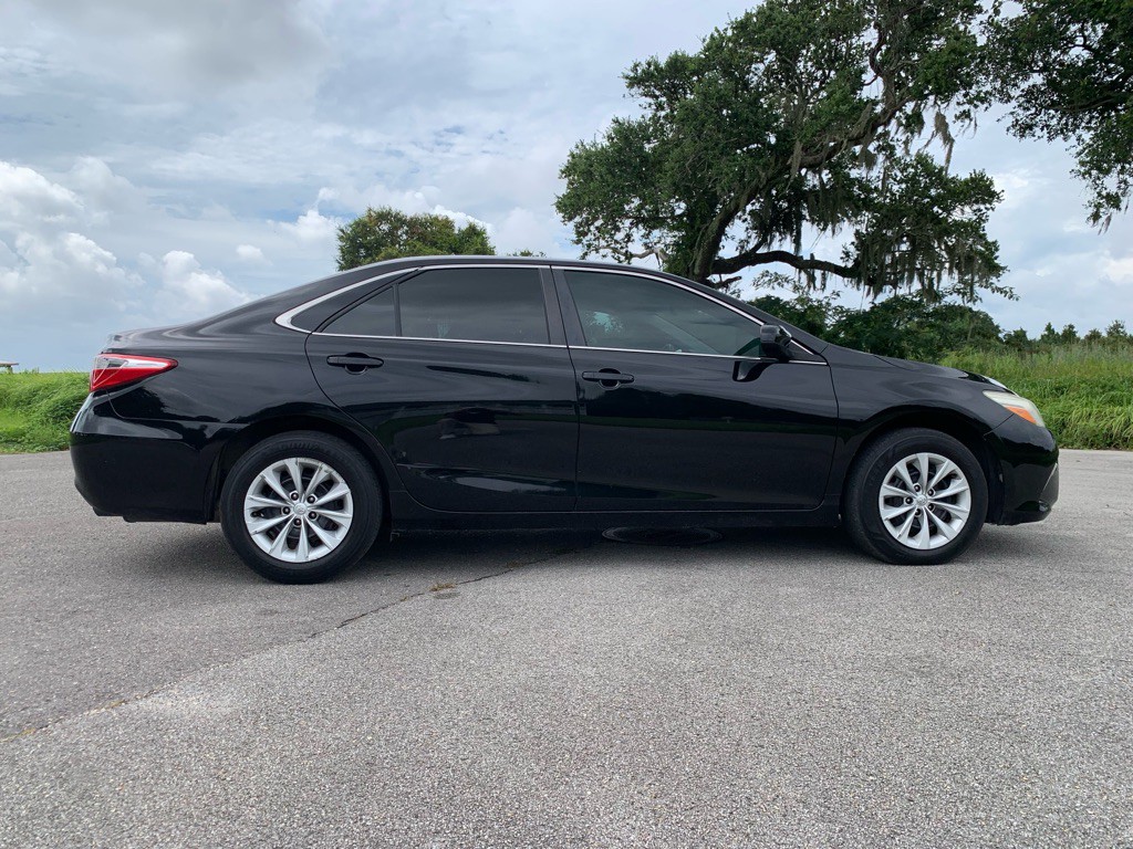 2015 Toyota Camry Image 4