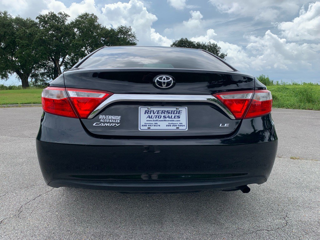 2015 Toyota Camry Image 6
