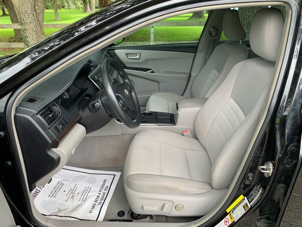 2015 Toyota Camry Image 7