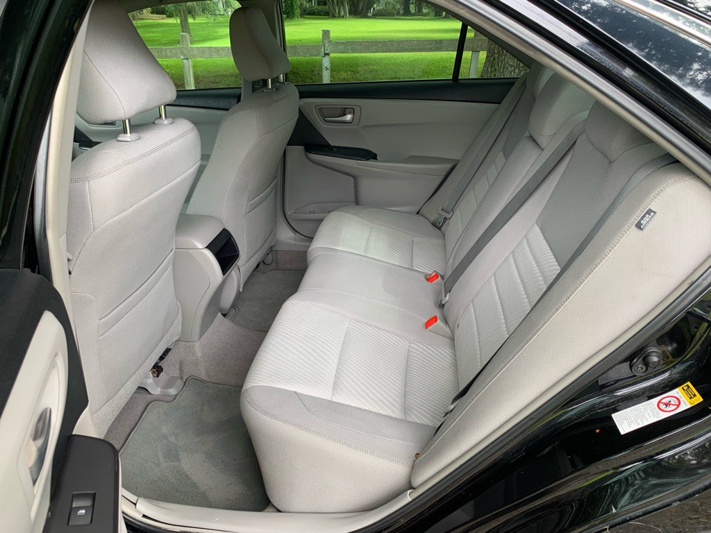 2015 Toyota Camry Image 8