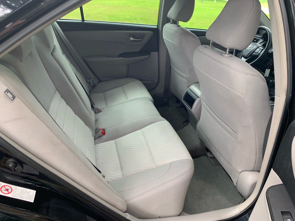 2015 Toyota Camry Image 10
