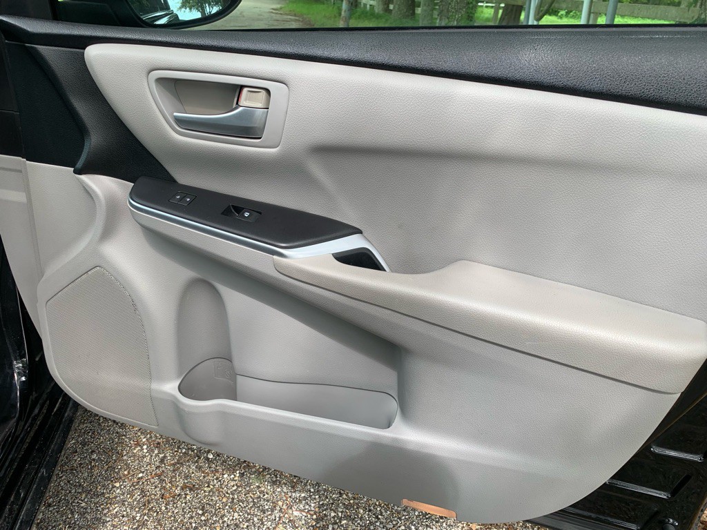 2015 Toyota Camry Image 13