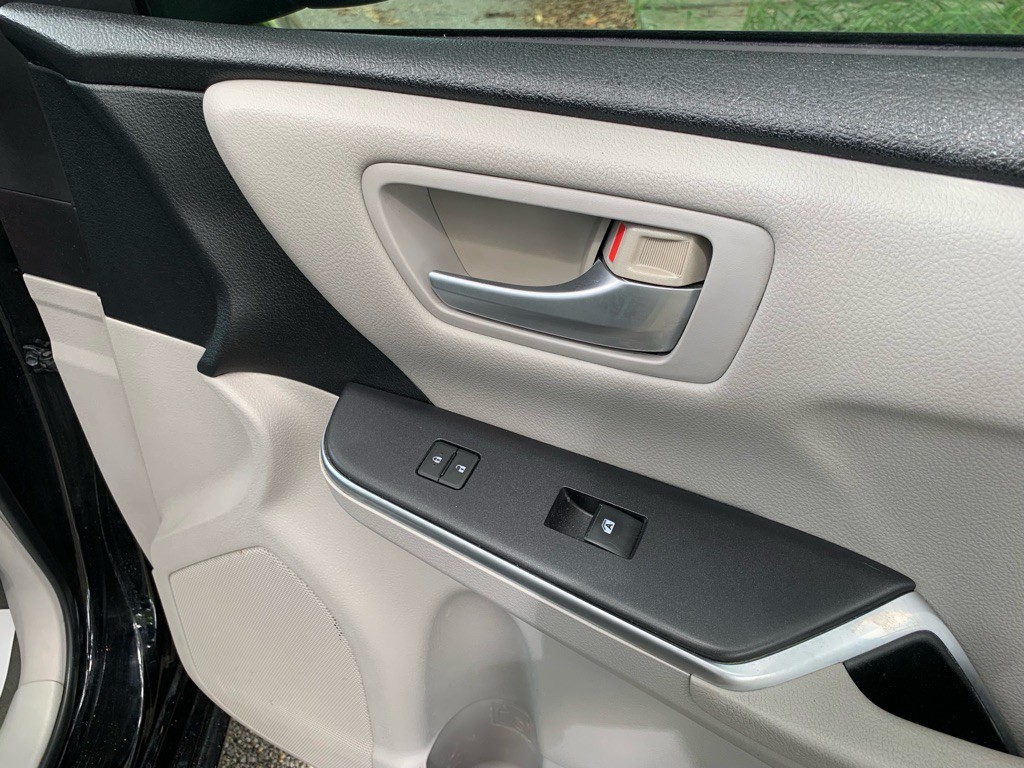 2015 Toyota Camry Image 14