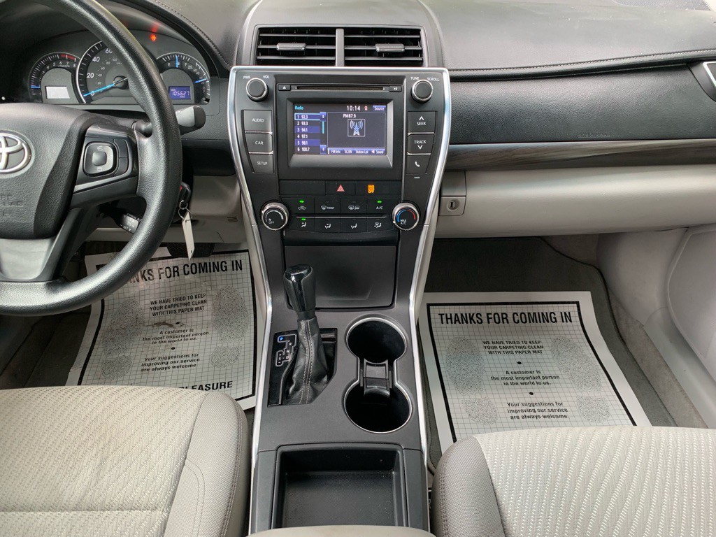 2015 Toyota Camry Image 16