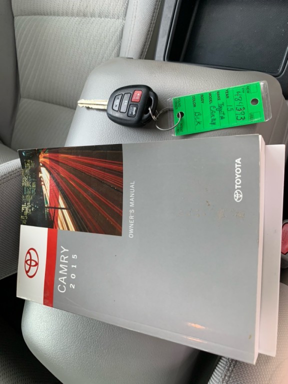 2015 Toyota Camry Image 18