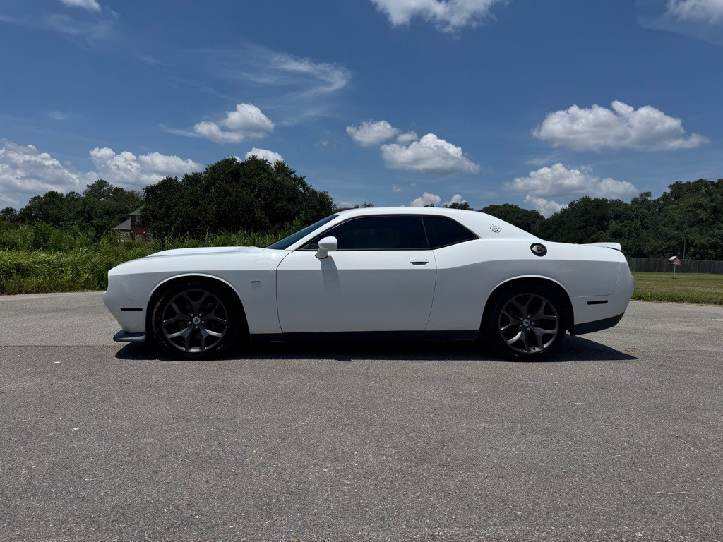 2019 Dodge Challenger Image 2
