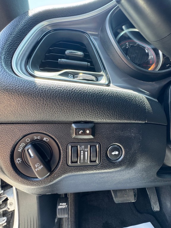 2019 Dodge Challenger Image 10
