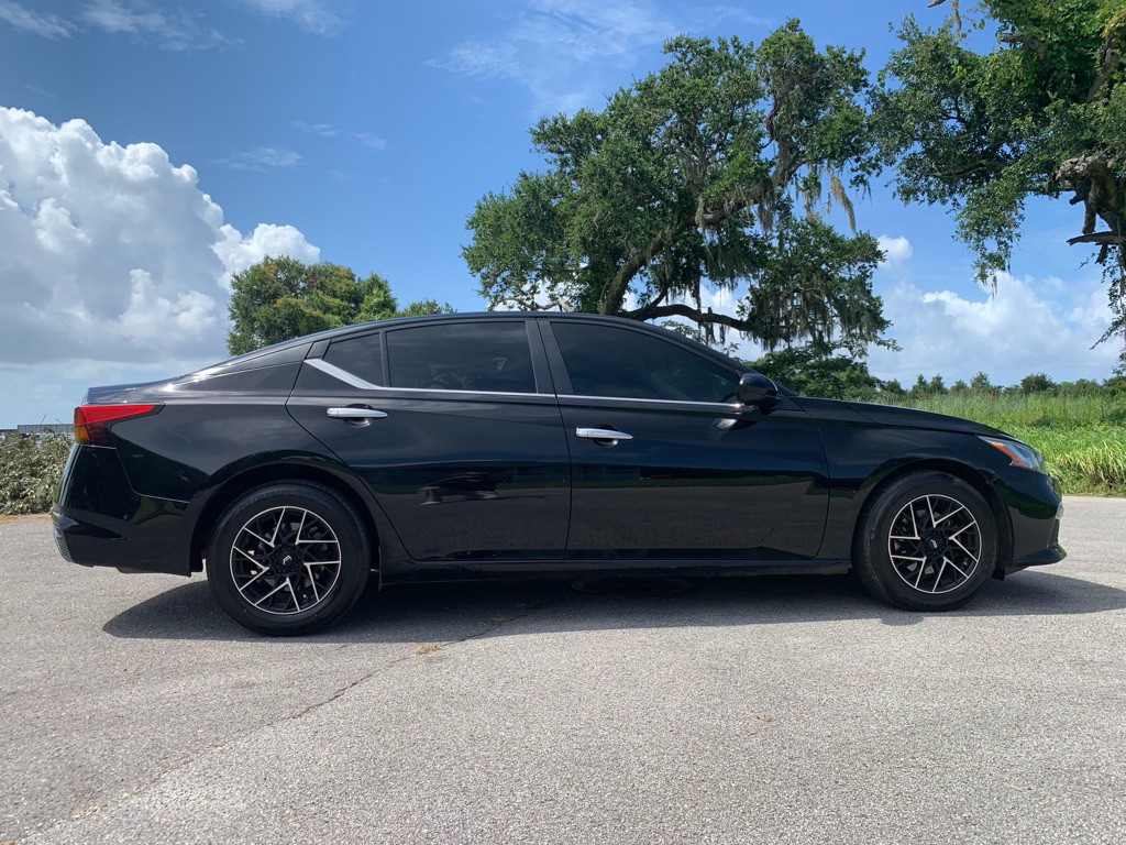 2019 Nissan Altima Image 4