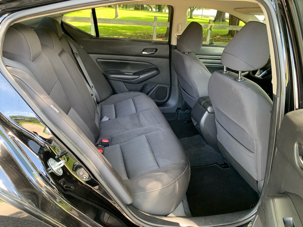 2019 Nissan Altima Image 10