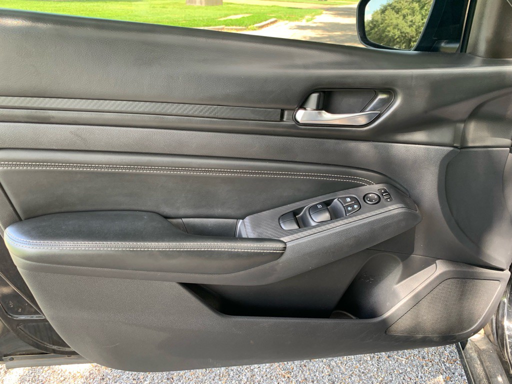 2019 Nissan Altima Image 11