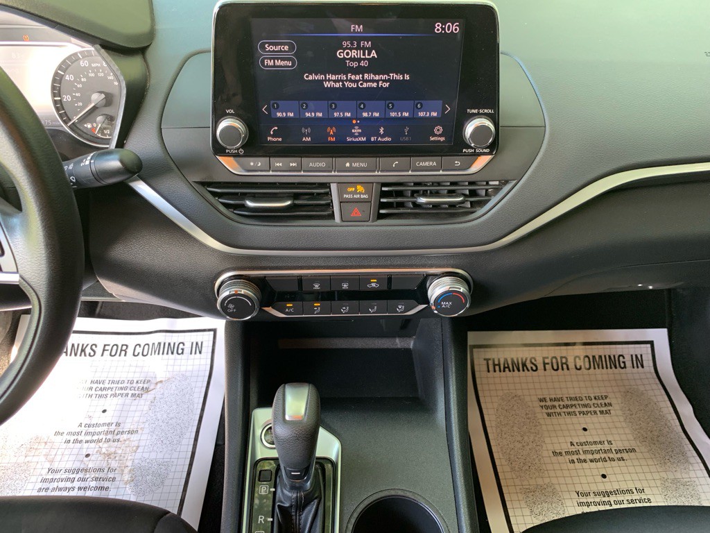2019 Nissan Altima Image 17