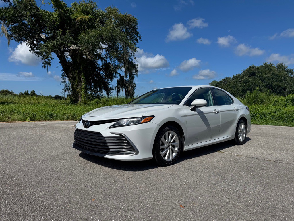 2023 Toyota Camry Image 1