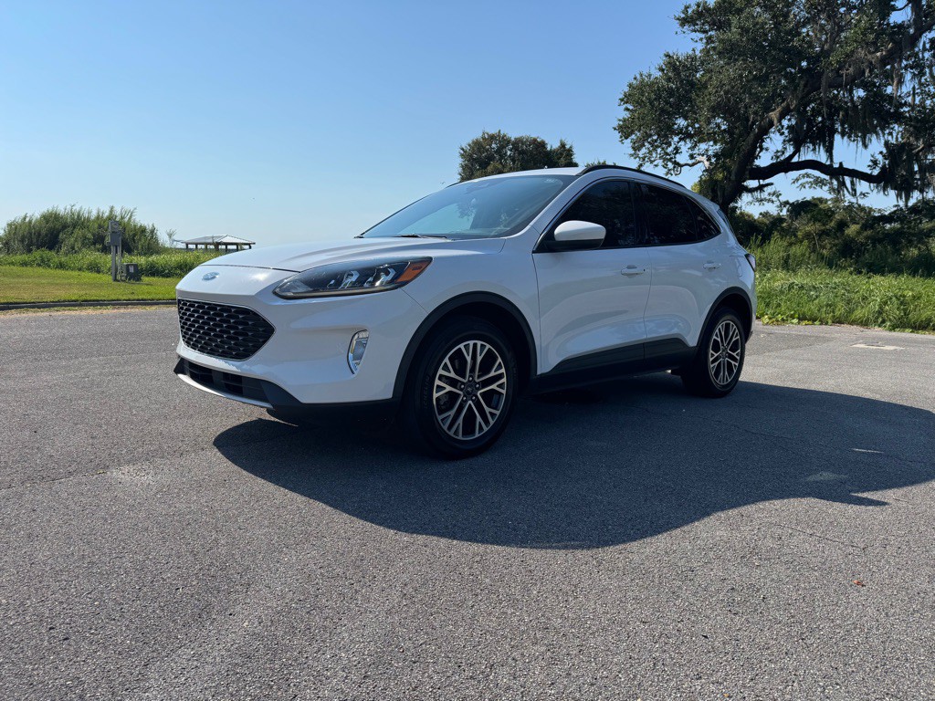 2020 Ford Escape Image 1