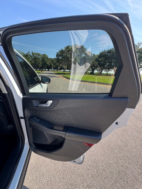 2020 Ford Escape Image 15