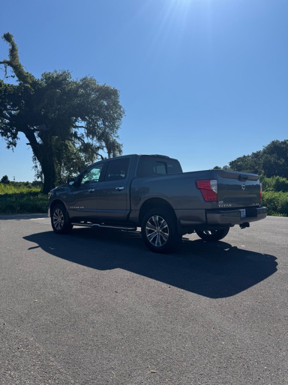 2019 Nissan Titan Image 3