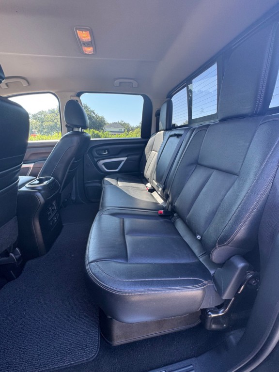 2019 Nissan Titan Image 13