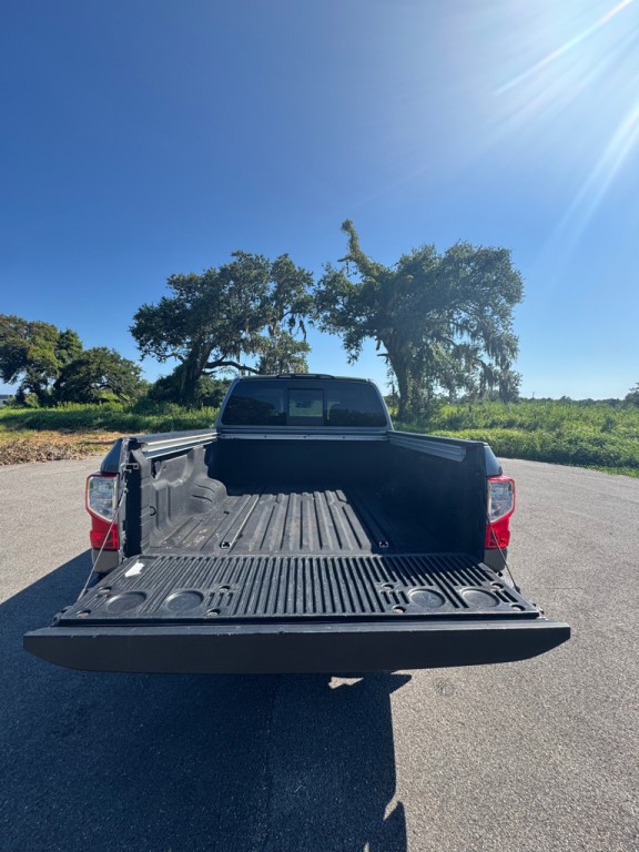 2019 Nissan Titan Image 14