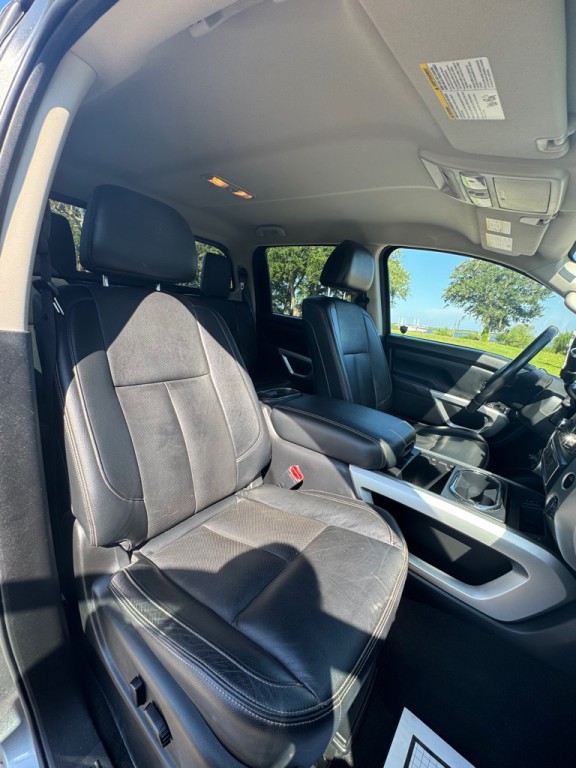 2019 Nissan Titan Image 16