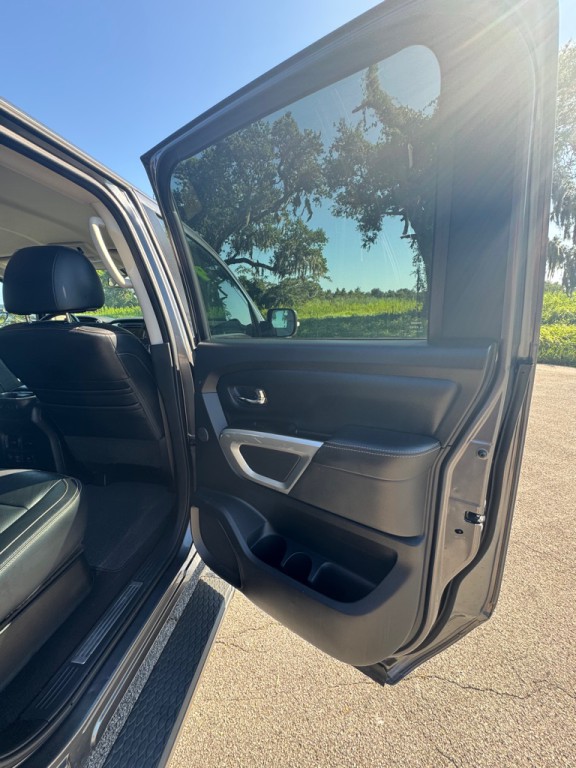 2019 Nissan Titan Image 17