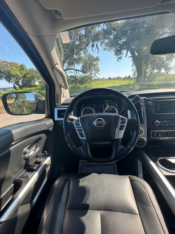 2019 Nissan Titan Image 19