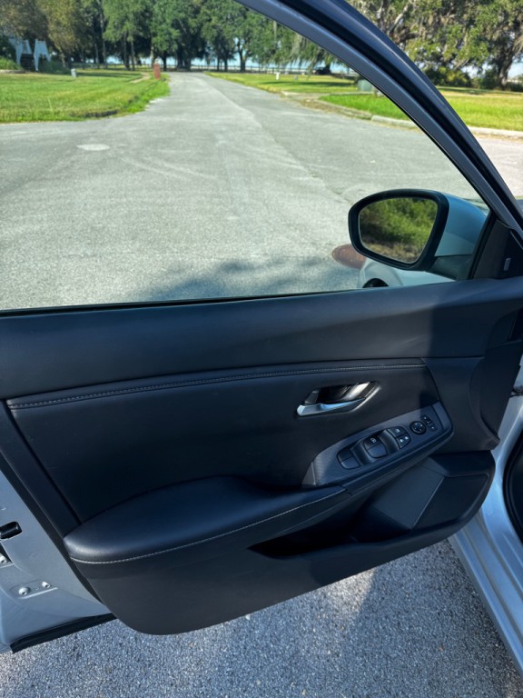 2022 Nissan Sentra Image 9