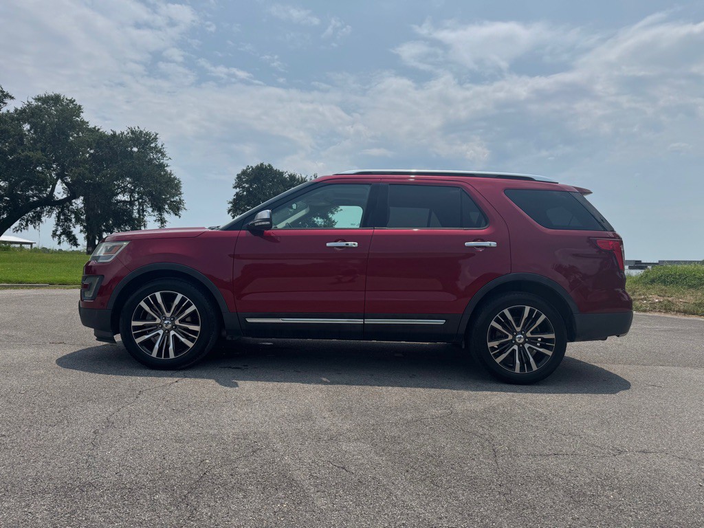 2017 Ford Explorer Image 2
