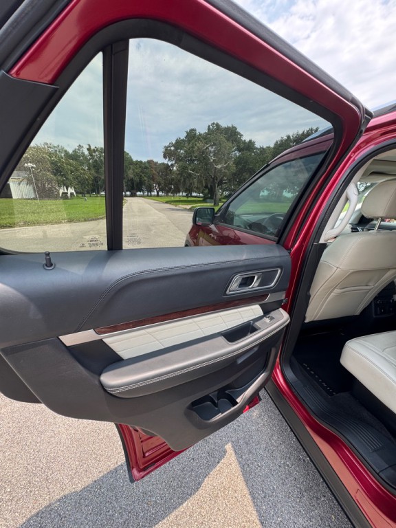 2017 Ford Explorer Image 11