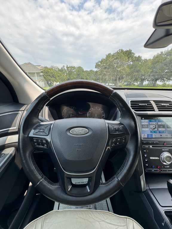 2017 Ford Explorer Image 17