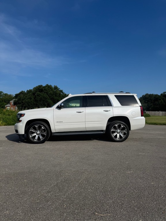 2019 Chevrolet Tahoe Image 2