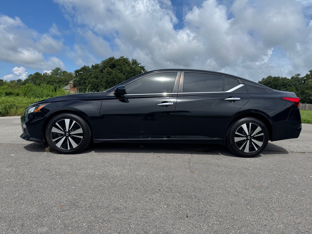 2021 Nissan Altima Image 2