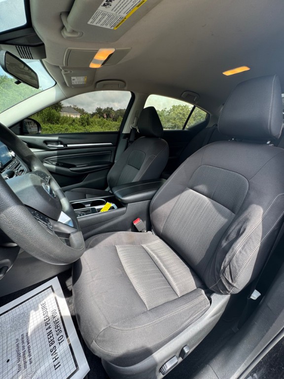 2021 Nissan Altima Image 10