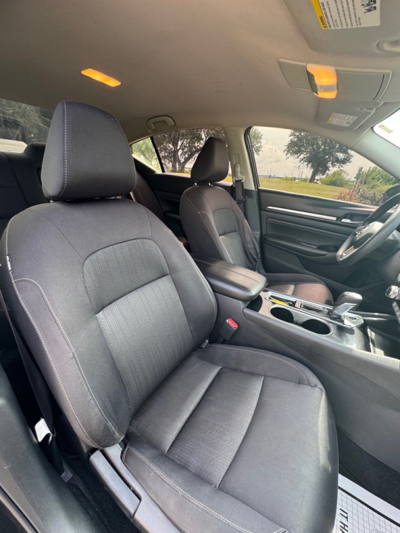 2021 Nissan Altima Image 14