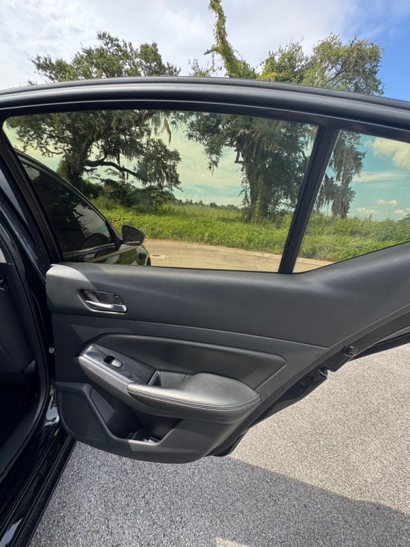 2021 Nissan Altima Image 15