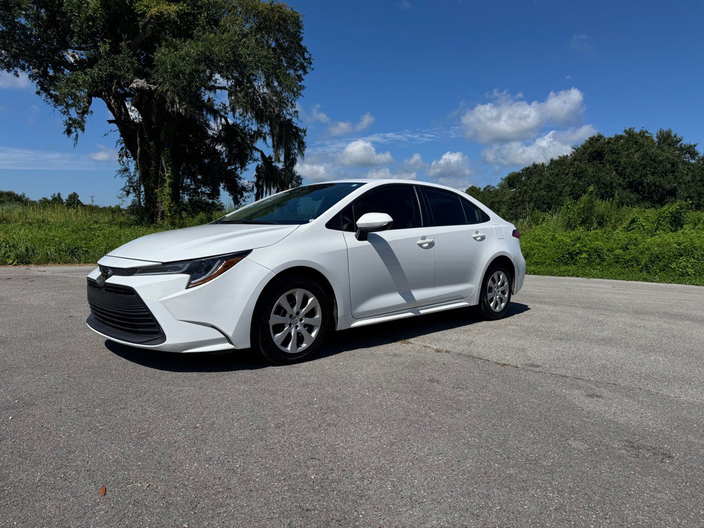 2024 Toyota Corolla Image 1