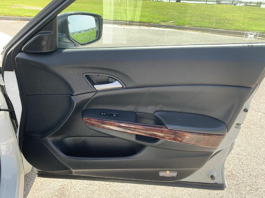 2010 Honda Crosstour Image 16