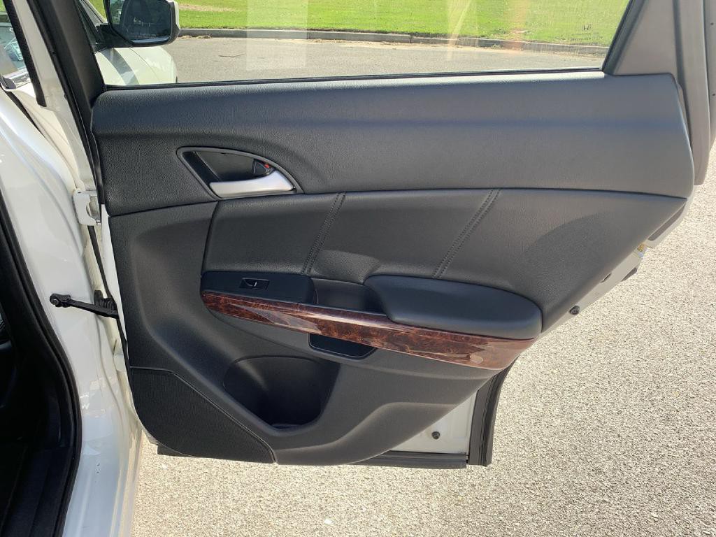 2010 Honda Crosstour Image 18