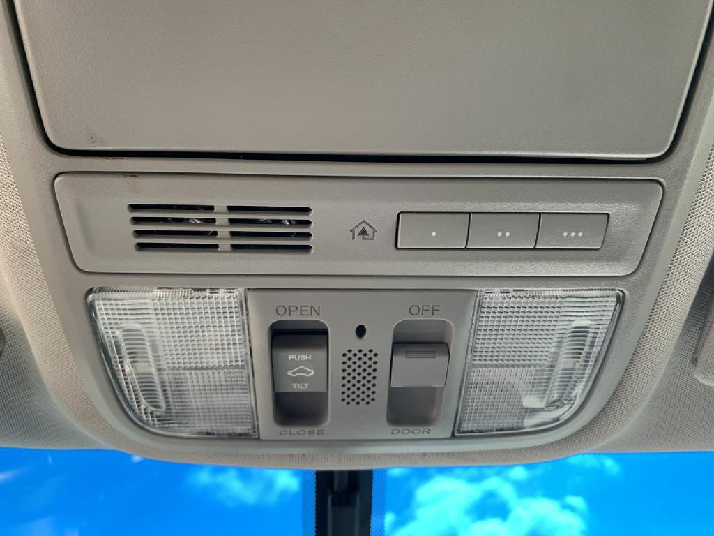 2010 Honda Crosstour Image 25