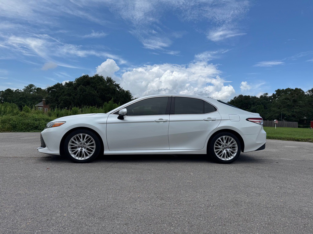 2020 Toyota Camry Image 2