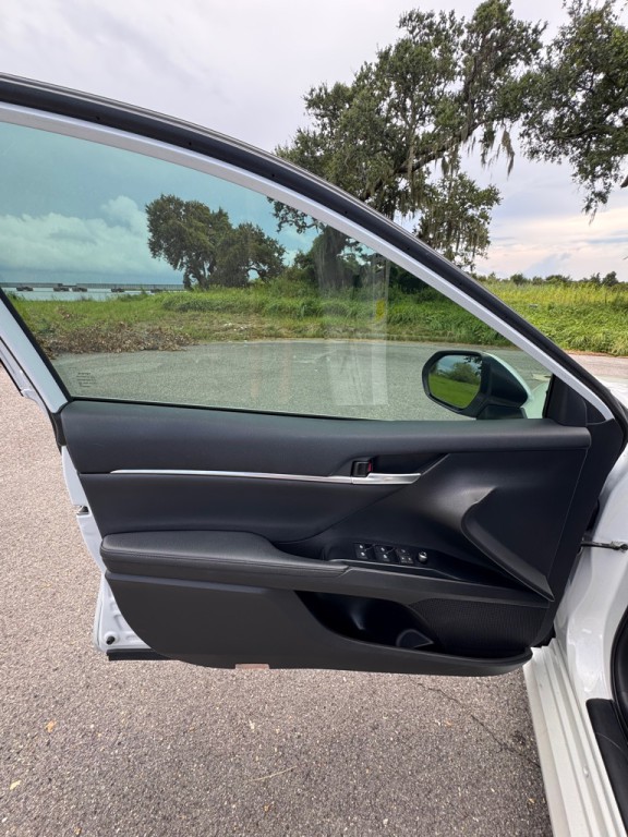 2020 Toyota Camry Image 9