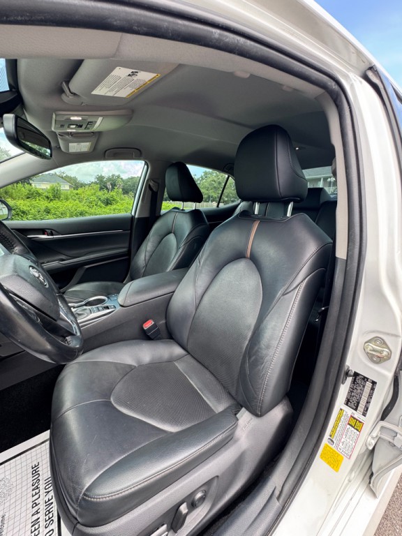 2020 Toyota Camry Image 11