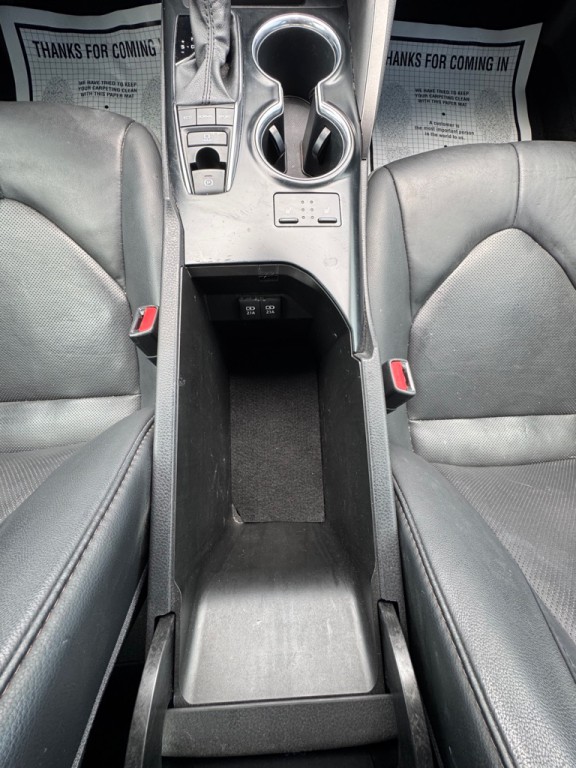 2020 Toyota Camry Image 24
