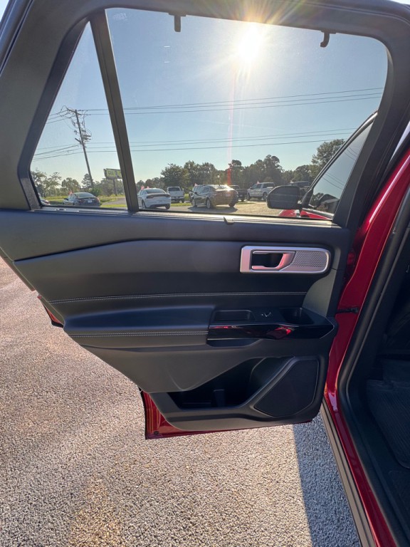 2021 Ford Explorer Image 14