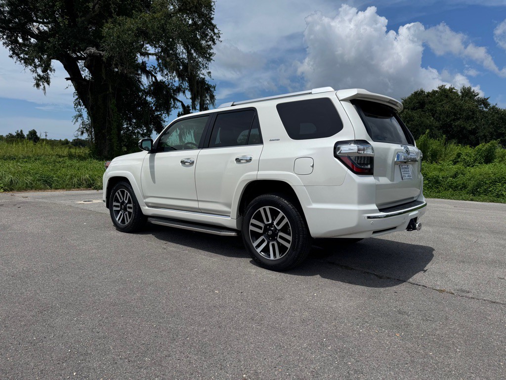 2018 Toyota 4Runner Image 3