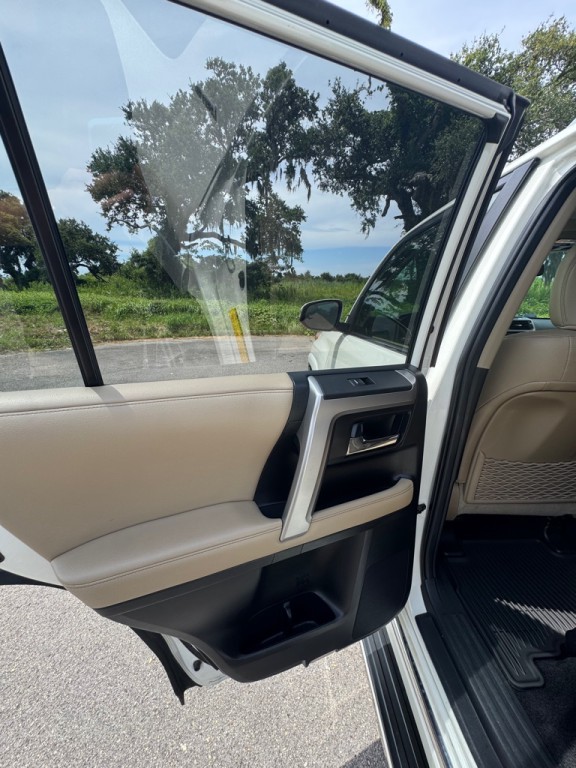 2018 Toyota 4Runner Image 12