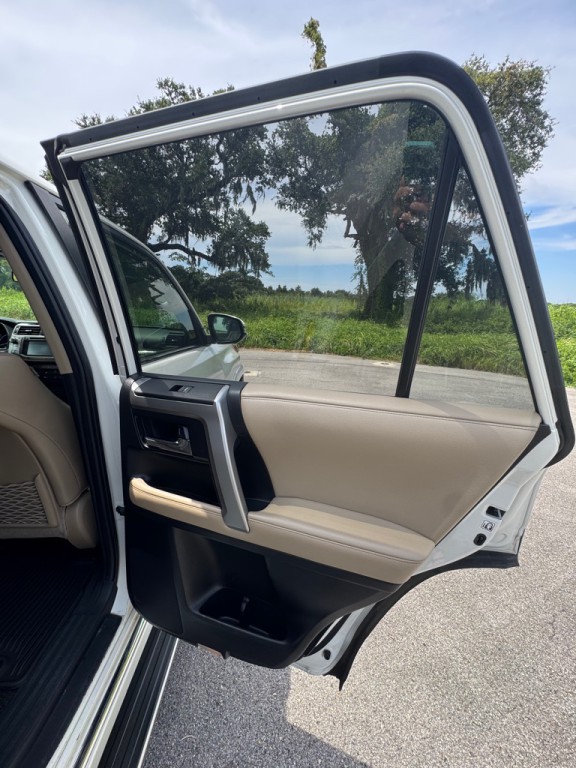 2018 Toyota 4Runner Image 16