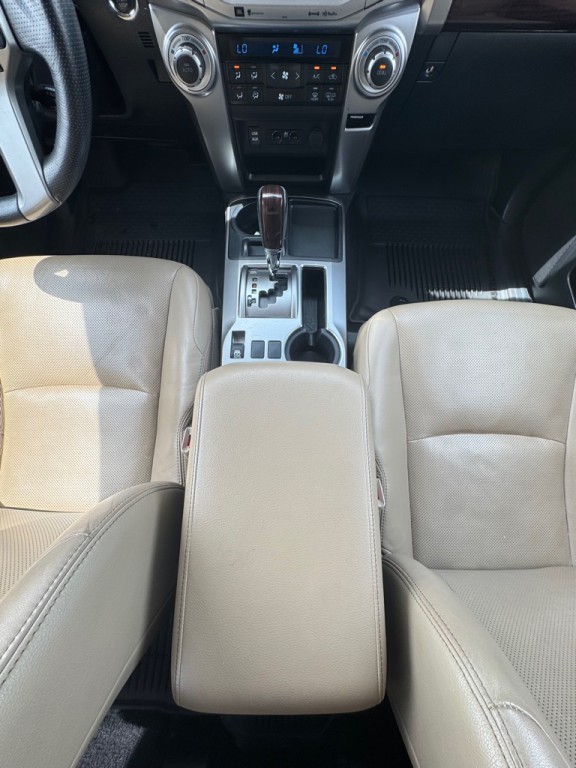 2018 Toyota 4Runner Image 23