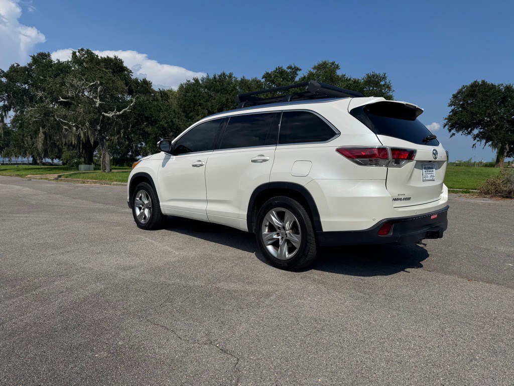 2015 Toyota Highlander Image 3