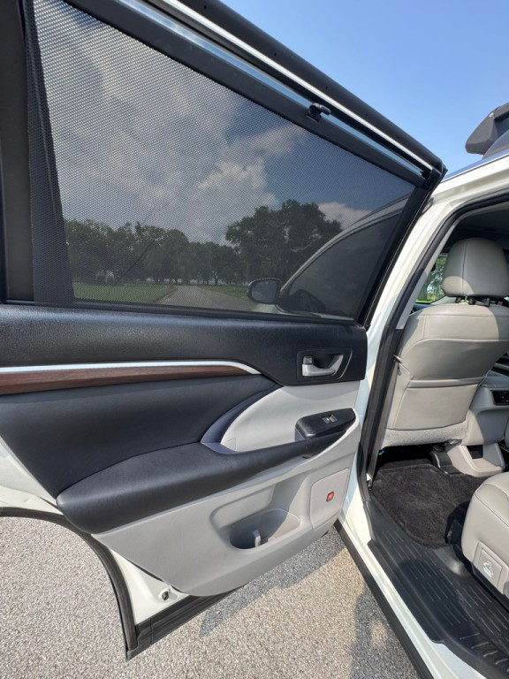 2015 Toyota Highlander Image 13