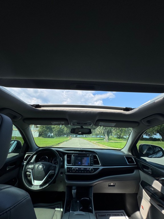 2015 Toyota Highlander Image 26