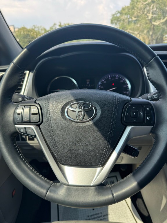 2015 Toyota Highlander Image 27